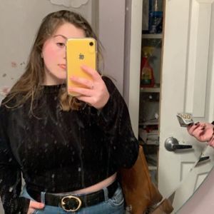 Meet your Posher, Alexis